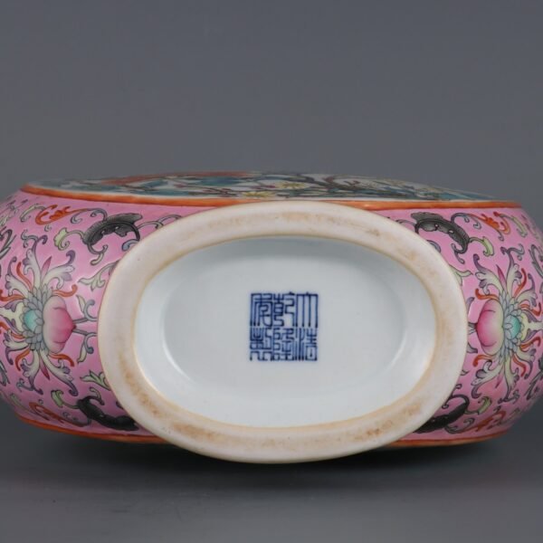 pastel floral pattern flat vase, made in the Qianlong period of the Qing Dynasty - Image 5