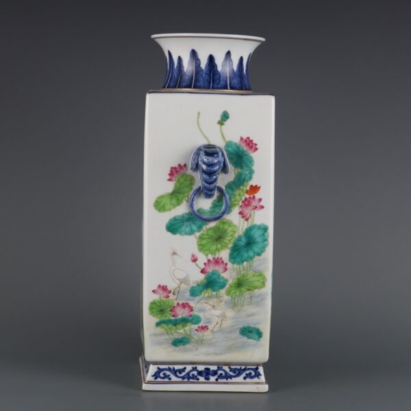 Qing Dynasty Qianlong period blue and white with pink four seasons pattern animal ears square vase - Image 2