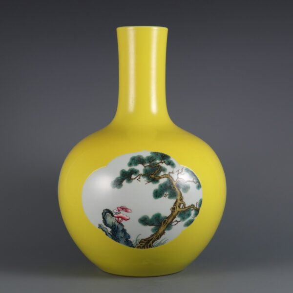Qing Dynasty Qianlong Lemon Yellow Glaze Openwork Powder Color Winter - Image 2