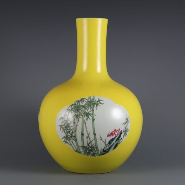 Qing Dynasty Qianlong Lemon Yellow Glaze Openwork Powder Color Winter - Image 3
