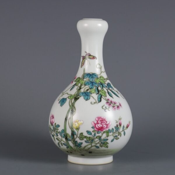Qing Yongzheng Period Enamel Color Butterfly Love Pattern Inscribed with Poems Garlic Vase