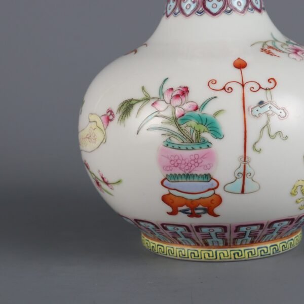 Qing Dynasty Qianlong period powder enamel gourd bottle - Image 6