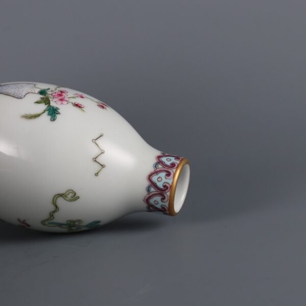 Qing Dynasty Qianlong period powder enamel gourd bottle - Image 8