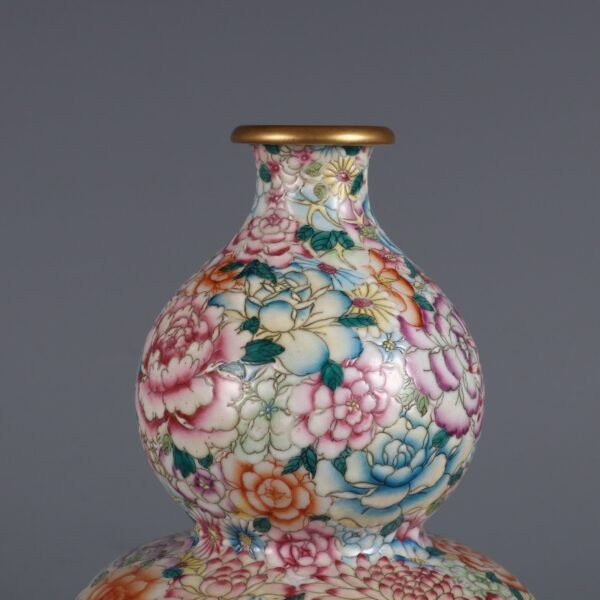 Qing Daoguang Period Famille Rose Flower Pattern Gourd Vase - Image 4