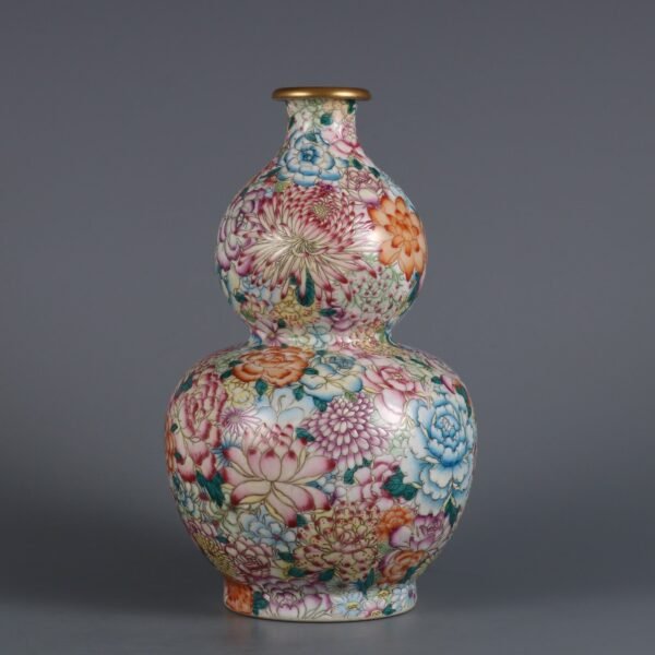 Qing Daoguang Period Famille Rose Flower Pattern Gourd Vase - Image 2