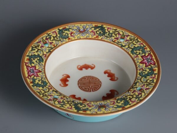 Qing Dynasty Qianlong Period Famille Rose Passionflower Five Blessings Holding Longevity - Image 9