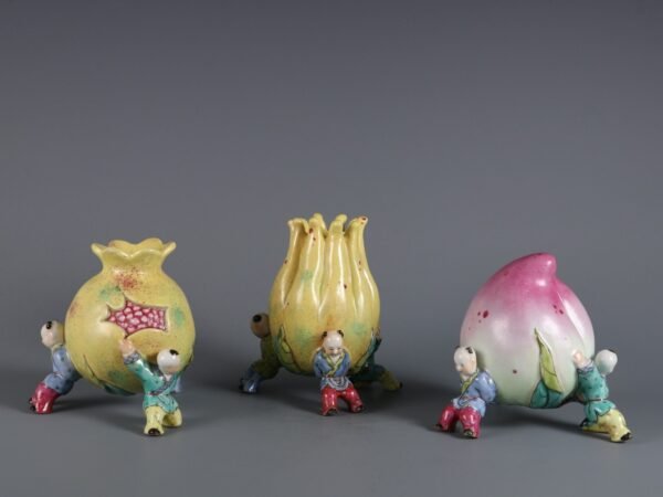 Qing Dynasty Qianlong period piled sculpture plus color three more boy ornaments - Image 2