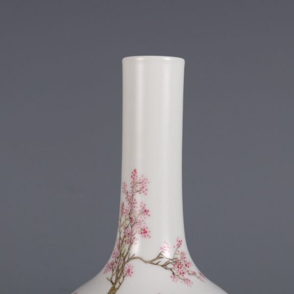 Qing Dynasty Yongzheng Period Famille Rose Figure Poems Rattle Bell Vase - Image 5