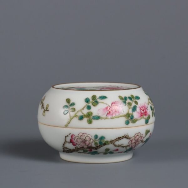 Qing Dynasty Yongzheng Period Pink Butterfly Love Flower Rouge Box - Image 4