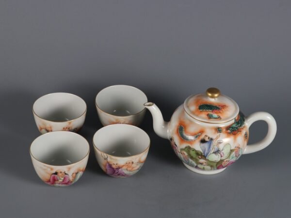 Qing Yongzheng Emperor's Porcelain Eighteen Arhats, one pot and four cups - Image 6