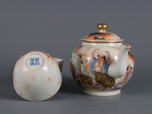 Qing Yongzheng Emperor's Porcelain Eighteen Arhats, one pot and four cups - Image 8