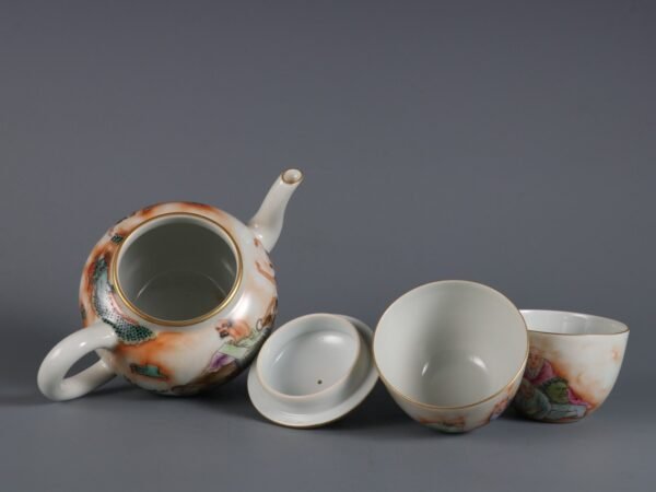 Qing Yongzheng Emperor's Porcelain Eighteen Arhats, one pot and four cups - Image 9