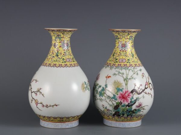 A pair of jade vases with floral patterns made in Qianlong Period of Qing Dynasty - Image 2