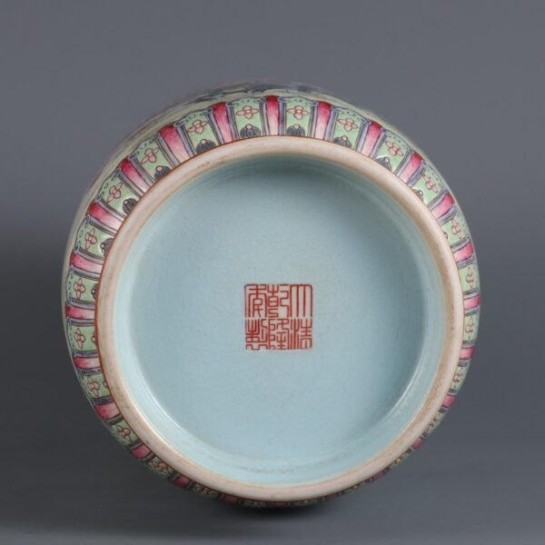 Qing Dynasty Qianlong period pink chrysanthemum pattern cylindrical vase - Image 8