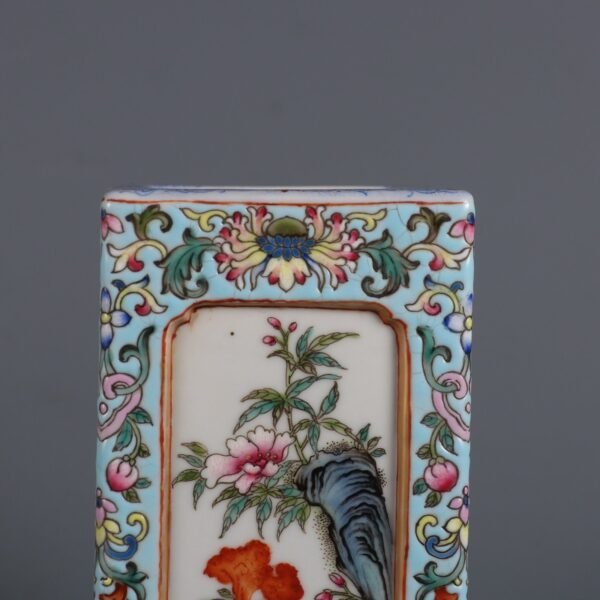 Qing Dynasty Qianlong period pink glazed square pen holder with flowers and poems on the window - Image 3
