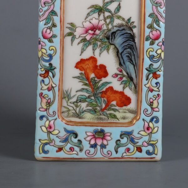 Qing Dynasty Qianlong period pink glazed square pen holder with flowers and poems on the window - Image 4