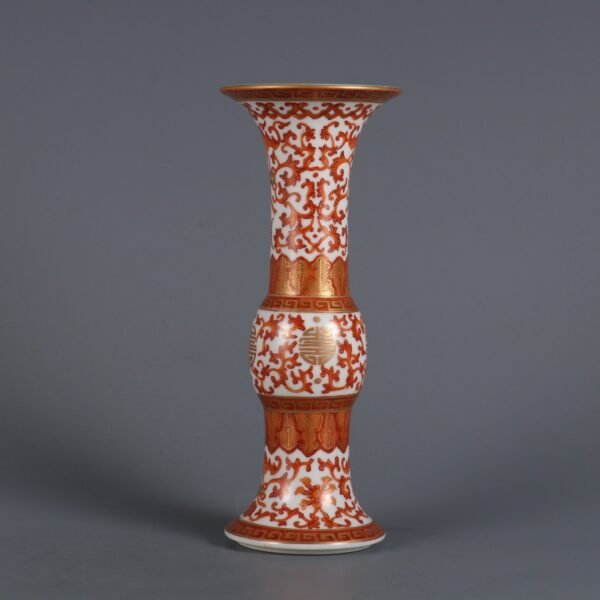 Alum red and gold-painted longevity-patterned vase made in the Qianlong period of the Qing Dynasty - Image 2