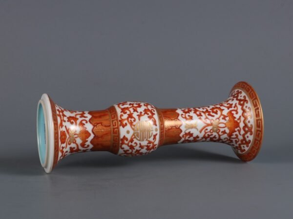 Alum red and gold-painted longevity-patterned vase made in the Qianlong period of the Qing Dynasty - Image 5
