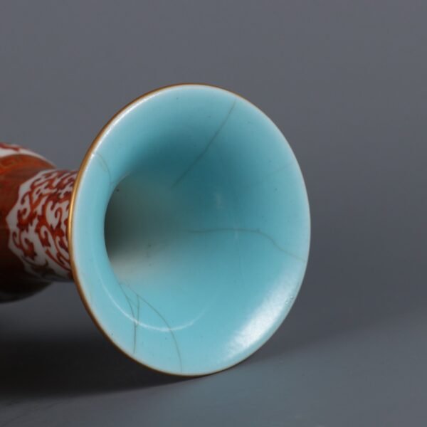 Alum red and gold-painted longevity-patterned vase made in the Qianlong period of the Qing Dynasty - Image 7