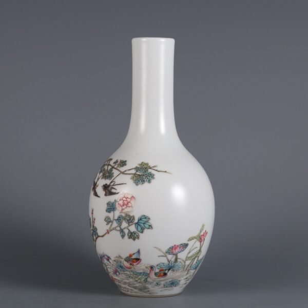Dimensions of a pastel-colored vase with a five-card image made in the Republic of China - Image 5