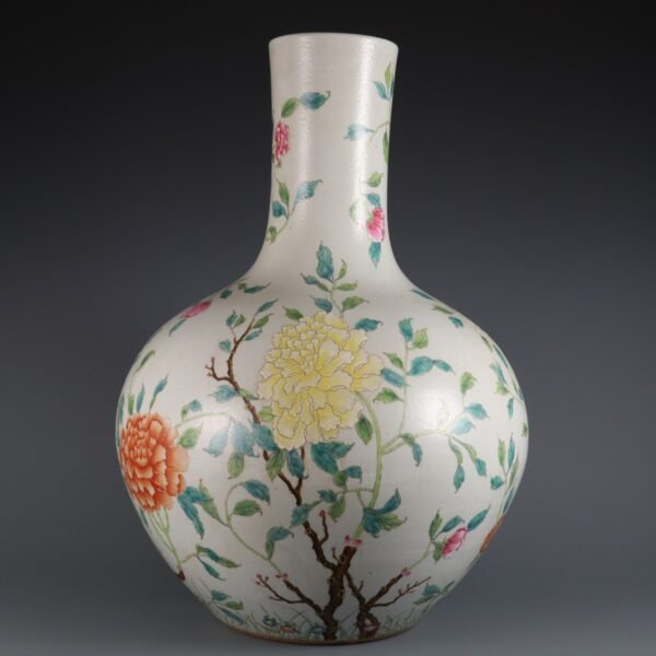 Large celestial globe vase with peony pattern made in Qianlong period of Qing Dynasty - Image 2