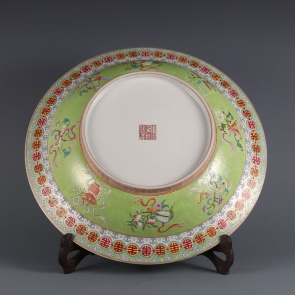 Eight Immortals holding a birthday present, made in the Qianlong period of the Qing Dynasty - Image 2