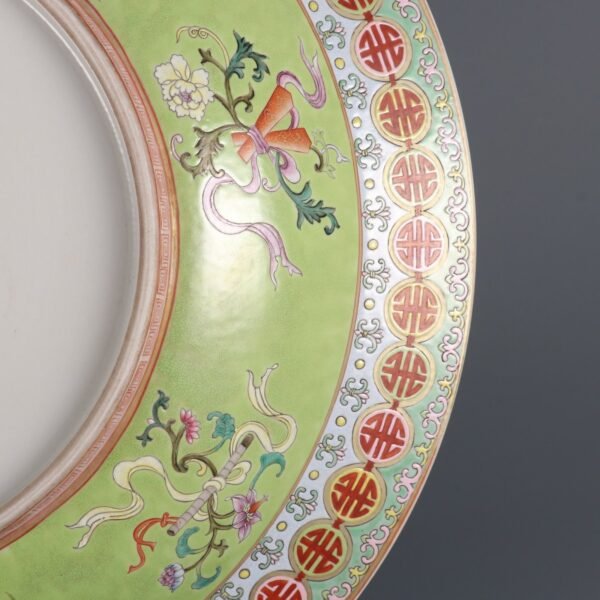 Eight Immortals holding a birthday present, made in the Qianlong period of the Qing Dynasty - Image 8