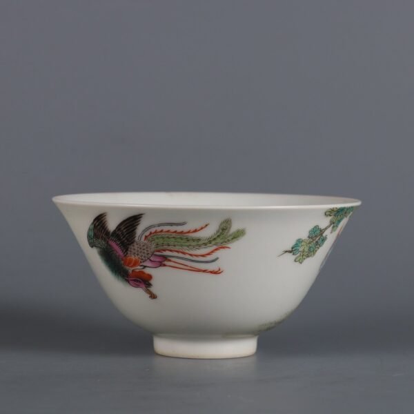 A pair of famille rose cups made in the Yongzheng period of the Qing Dynasty - Image 3