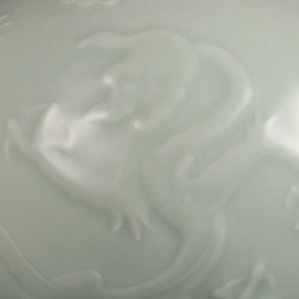 Qing Dynasty Yongzheng Period Bean Green Glaze Carved Kuilong Pattern Pomegranate Zun - Image 8