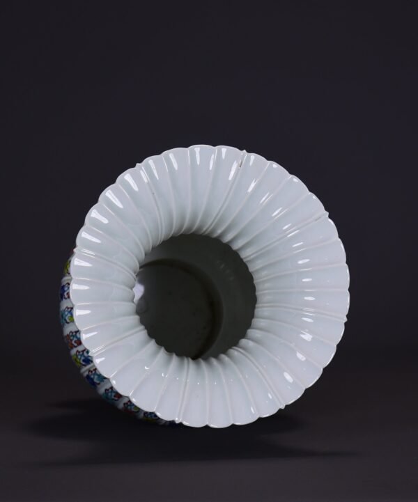 Old Collection Qing Yongzheng Doucai Flower Chrysanthemum Petal Zun - Image 4
