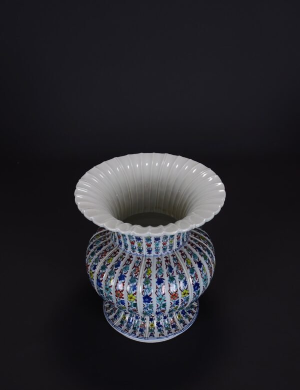 Old Collection Qing Yongzheng Doucai Flower Chrysanthemum Petal Zun - Image 8