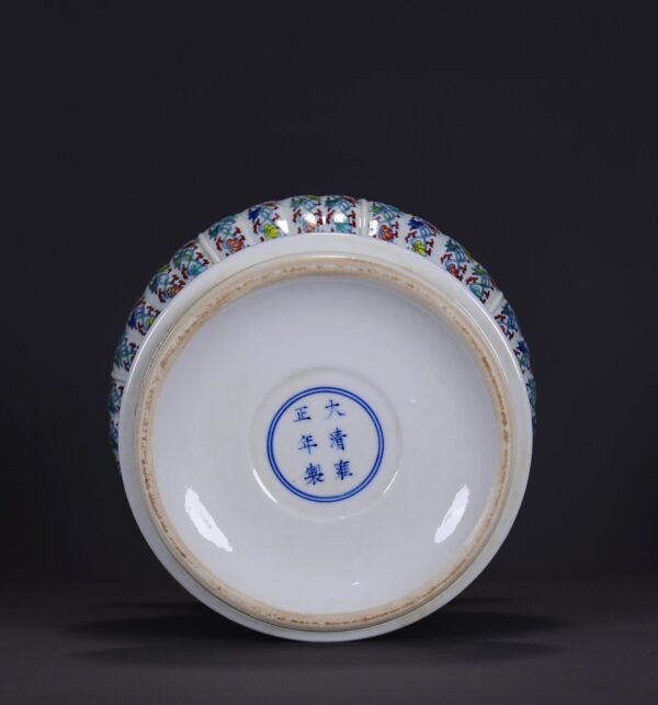 Old Collection Qing Yongzheng Doucai Flower Chrysanthemum Petal Zun - Image 9