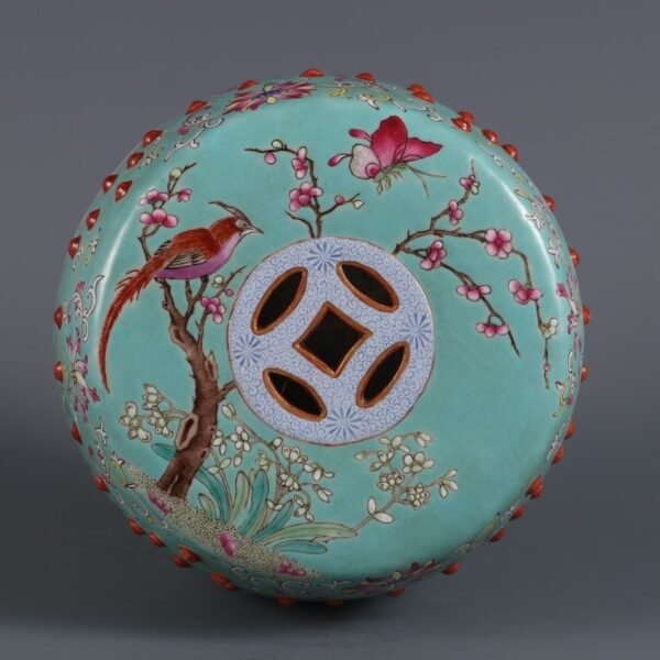 A pair of green-ground enamel porcelain drums made in the Qianlong period of the Qing Dynasty - Image 4