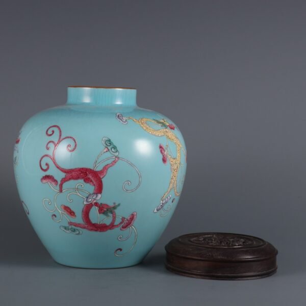 Qing Yongzheng Period Turquoise Green Ground Famille Rose Red Dragon Pattern Jar