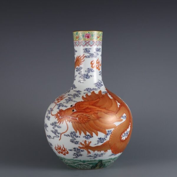 Qing Kangxi Period Famille Rose Gold-painted Cloud Dragon Pattern Celestial Globe Vase