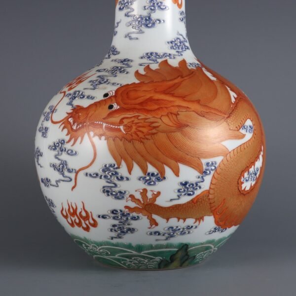 Qing Kangxi Period Famille Rose Gold-painted Cloud Dragon Pattern Celestial Globe Vase - Image 4