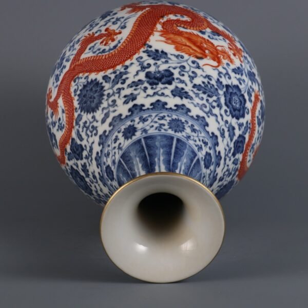 Qing Dynasty Yongzheng Period Blue and White with Alum Red Double Dragons Wearing Flowers Jade - Image 8