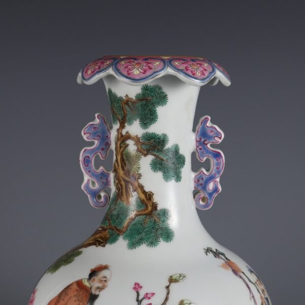 Qing Dynasty Qianlong period pink enamel Fu Lu Shou double-ear cloud mouth vase - Image 3