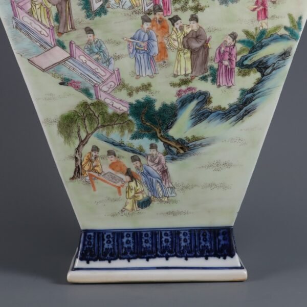 Qing Dynasty Qianlong period blue and white with pink enamel figure story square vase with Ruyi ears - Image 4