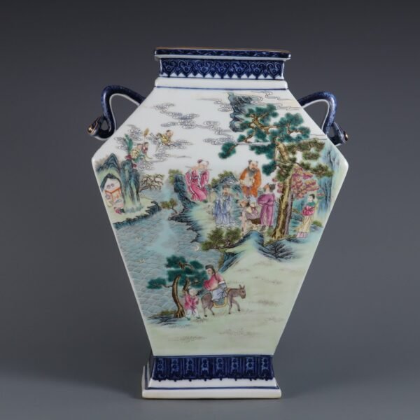 Qing Dynasty Qianlong period blue and white with pink enamel figure story square vase with Ruyi ears - Image 6