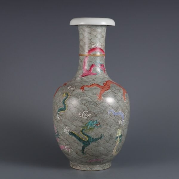 Qing Dynasty Qianlong period pink enamel seawater nine dragon pattern fan mouth vase - Image 4