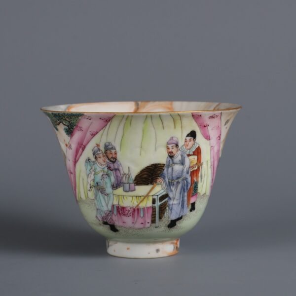 Qing Dynasty Qianlong period stone glaze powder enamel figure story exquisite cup