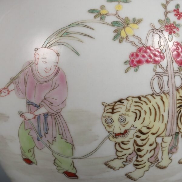 Qing Dynasty Yongzheng Period Famille Rose Figure Story Gallbladder Vase - Image 2