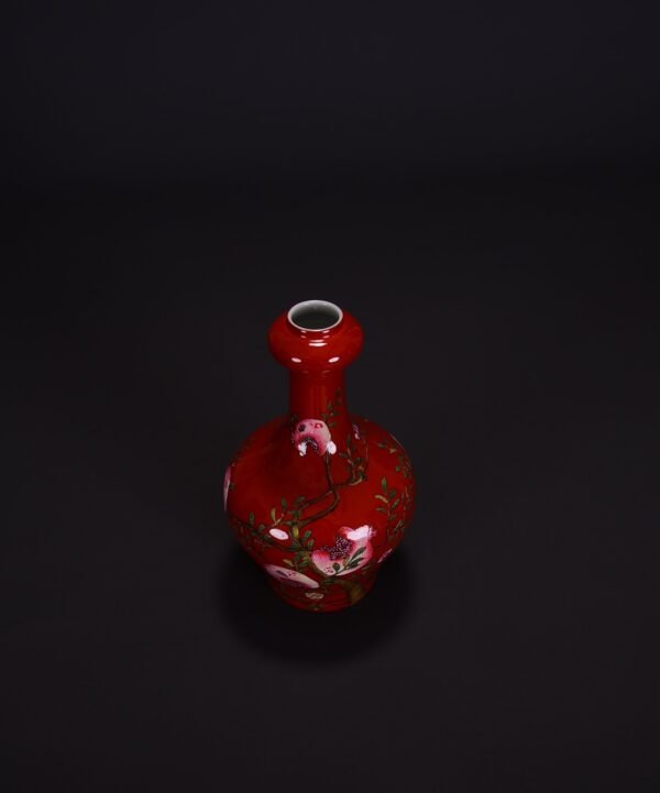 An old collection of Qing Yongzheng red-ground enamel-colored garlic vase - Image 3
