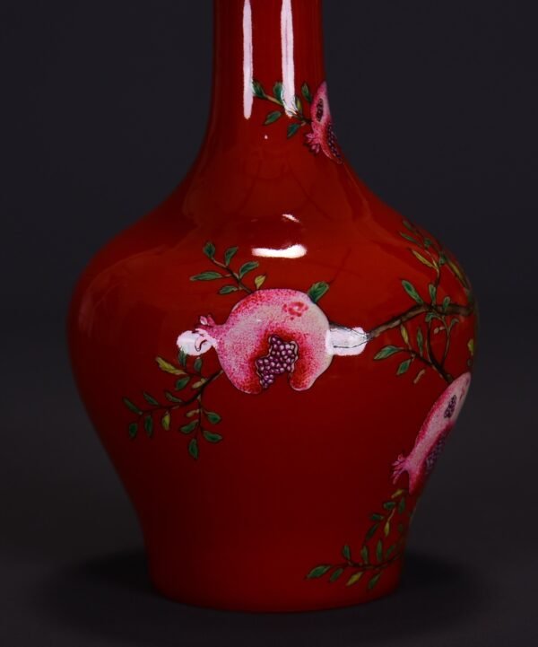 An old collection of Qing Yongzheng red-ground enamel-colored garlic vase - Image 5