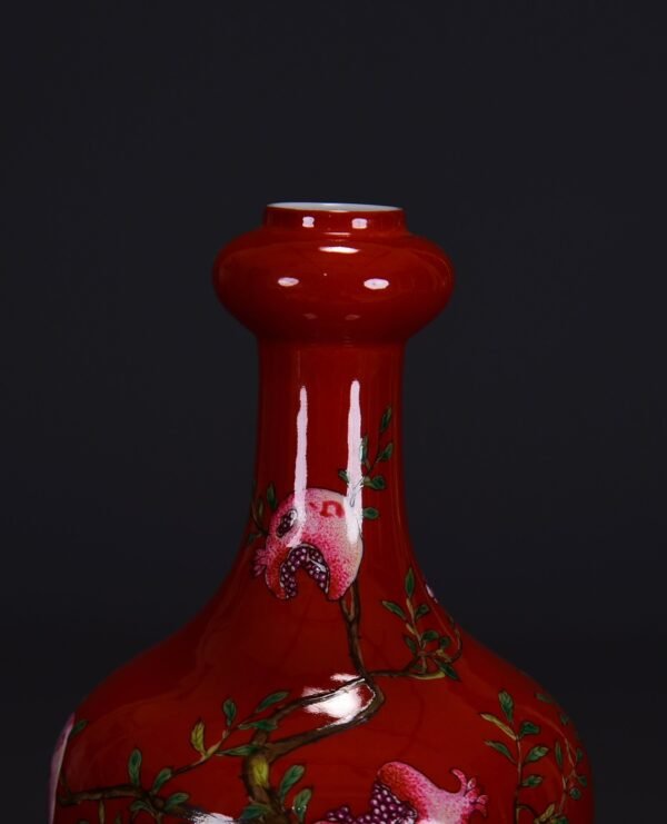 An old collection of Qing Yongzheng red-ground enamel-colored garlic vase - Image 6
