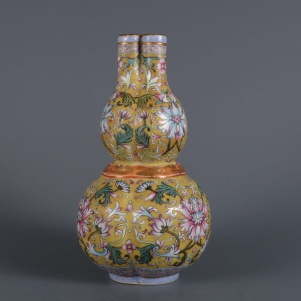passionflower pattern and ribbon, made in the Daoguang period of the Qing Dynasty
