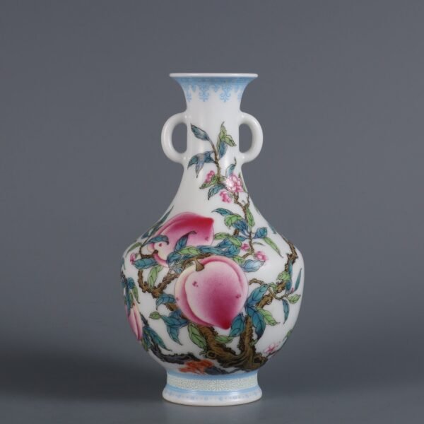 peach-patterned double-eared vases made in the Yongzheng period of the Qing Dynasty - Image 2
