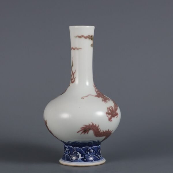 Qing Dynasty Qianlong period blue and white glaze red fish dragon appreciation vase - Image 4