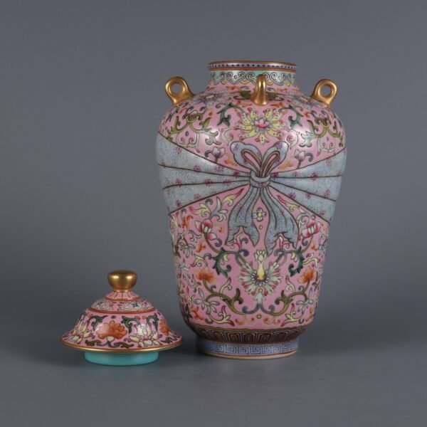 Pattern Ribbon Four-Handled Lid Jar, Made in the Qianlong Period of the Qing Dynasty - Image 4